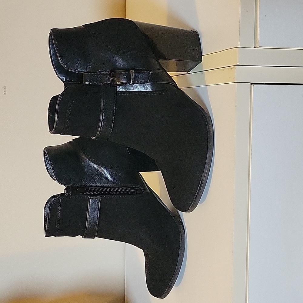 Kelly & Katie black booties size 6 (used)